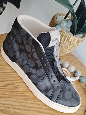Coach Men’s 8 Women's 9.5 Black and White Signature High-Top Sneaker